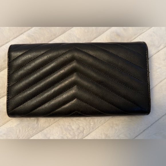 VGC/Excellent condition Chic black Authentic YSL wallet w/ iconic gold YSL logo. - Picture 3 of 8